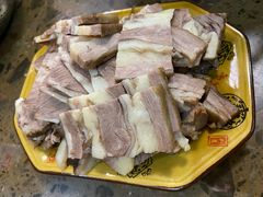 -黄利砖万峰林布依特色酸笋牛肉馆