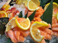 法罗三文鱼刺身-船梆煮•蒸汽海鲜·炉火烤肉(五四广场店)