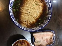 红汤面底-裕兴记•蟹黄面馆(人民广场店)