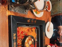 -老牌坊云南鱼豆花火锅(嵩山店)