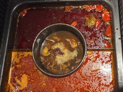 -老牌坊云南鱼豆花火锅(哈西万达店)