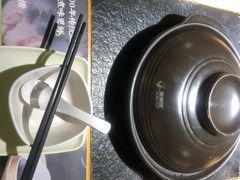 -洪氏嗨捞·广东猪肚鸡·椰子鸡火锅(西咸万象城店)