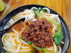 -丽虹云南过桥米线(兴工街店)