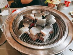 -围炉肉舍•炭烤活鳗•丹东海鲜烤肉(步行街店)