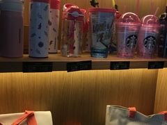 零售区-星巴克(西藏路店)