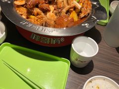 -胖哥俩肉蟹煲(石家庄长安万达店)