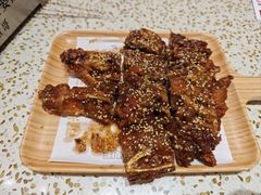 -小董哥烤串·爆汁大油边(故宫店)