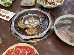 菌汤鸳鸯锅-巴倒烫陆派火锅山庄(南山总店)