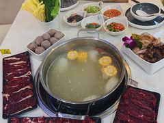 牛骨清汤锅底-三头牛·潮汕牛肉生蚝火锅 (夏湾店)