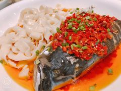 剁椒鱼头-渔家灯火(明湖店)
