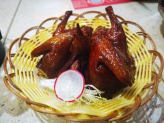 特色红烧乳鸽-德粤轩(缤谷广场店)