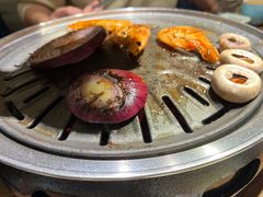 -明洞阿姨·韩式酱蟹烤肉·创意料理(三元桥店)