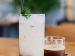 风味冰美式/梅子-转山咖啡(松柏社区店)