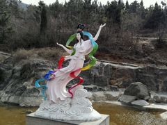 -雪山彩虹谷景区