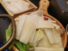 金佛方竹笋-沸炉重庆老火锅(军事博物馆店)