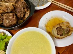 -宝瑞门钉肉饼店