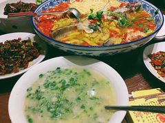 -湘潭九龙鱼头店(城南西路店)