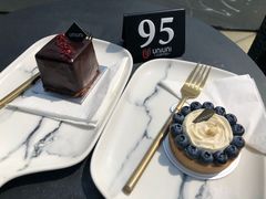 -UNI UNI(环亚凯瑟琳店)