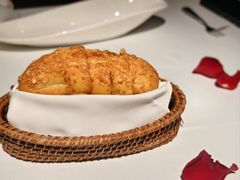 招牌黄油蒜香面包-Oyster Talks 四度蚝法餐厅