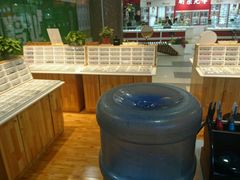 -MiRi眼镜连锁·蔡司·尼康控优点合作店(莘庄店)