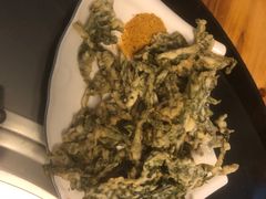 炸花椒芽-钰田大院·怀柔地道农家菜·烤虹鳟鱼(雁栖湖店)