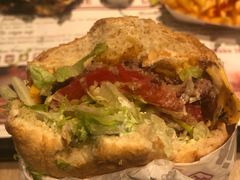 -The Habit Burger Grill 哈比特汉堡(复兴soho店)