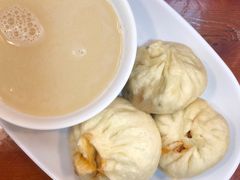 奥尔良鸡腿包-老陶包子铺(南大西南村店)
