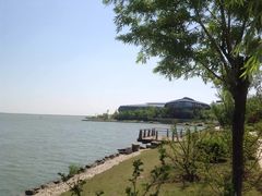 -上海滴水湖皇冠假日酒店