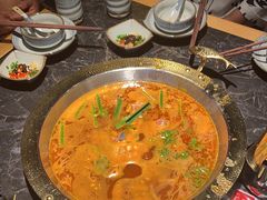 -野山舂·贵州现舂酸汤牛肉(东山店)