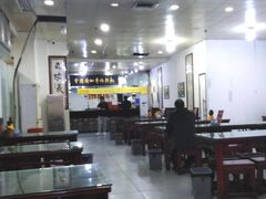 大堂-牛一嘴·兰州牛肉面·大盘鸡(财富中心店)