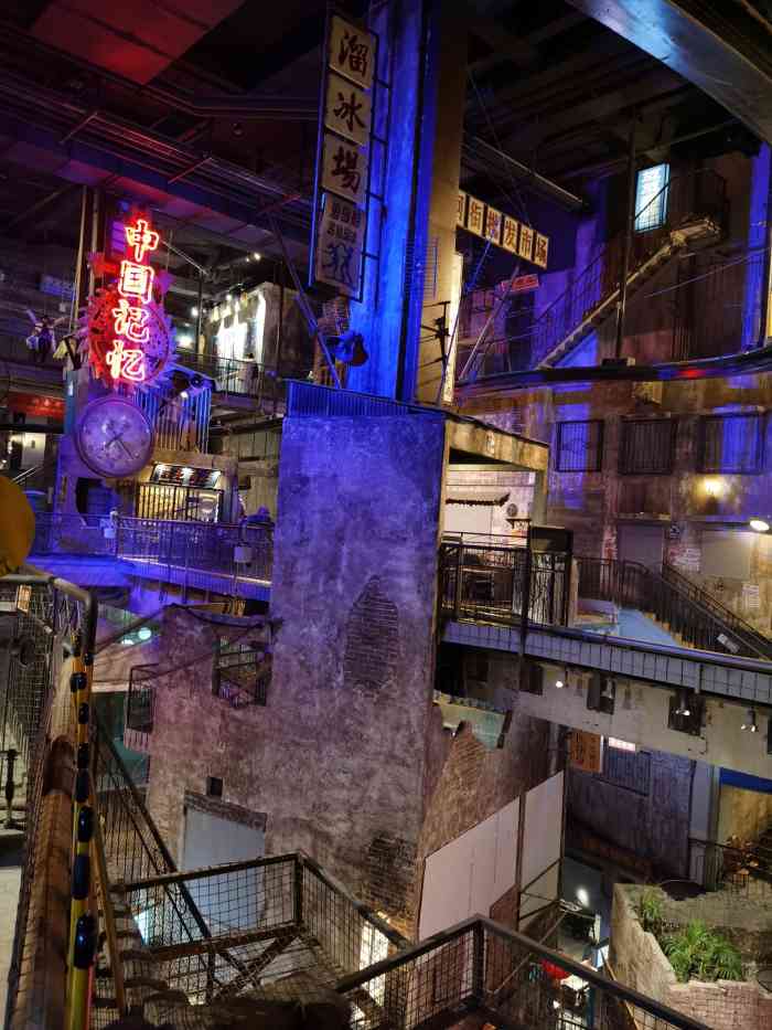 长沙文和友(海信广场店)-"店子位于江边杜甫江阁对面,听说这家店非常.