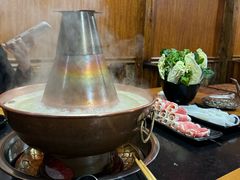 -果松木炭酸菜铜火锅·外婆参鸡汤