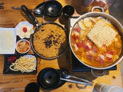 -辛明堂洞韩式芝士年糕火锅(万达店)