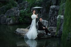 -雪中彩影婚纱摄影·微光艺术中心