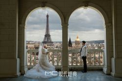 -现代经典婚纱摄影