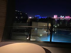 -上海滴水湖皇冠假日酒店