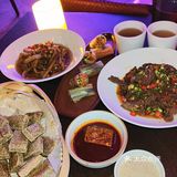在长沙！苗族餐吧蹦“苗”迪～