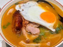 鸡翼肉眼筋煎蛋冬阴功米粉-华嫂冰室(湾仔店)