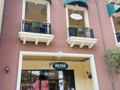 -王府井奥莱临潼小镇(临潼店)