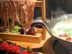 -湊湊火锅·茶憩(杭州湖滨银泰in77店)