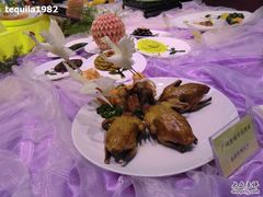 金牌乳鸽天王-黄埔华苑酒家(黄埔总店)