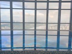 -珠海瑞吉酒店游泳池