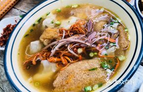 Bamboo Mushroom Chicken Stew with Shrimp and Crab Roe Dumplings