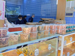 面包甜点陈列柜-广根糕点(中山西路店)