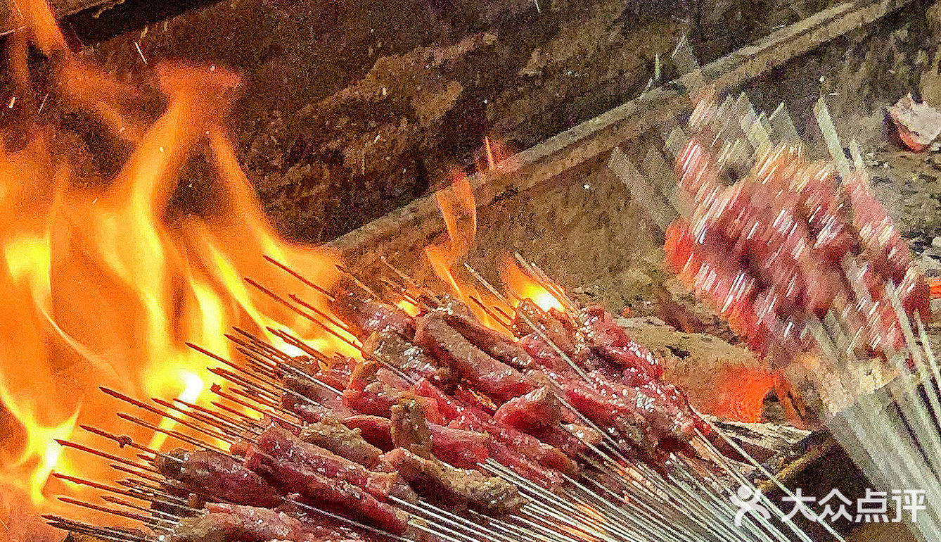 在成都！终于吃到了正宗贵阳铁签烤肉！