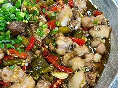 -廖哥泡椒兔(峨眉店)