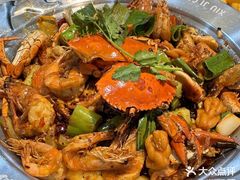 -休记光头香辣蟹干锅(绵竹店)