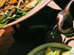 包烧野生牛肝菌-云海肴·汽锅鸡·云南代表菜(天山百盛优客店)