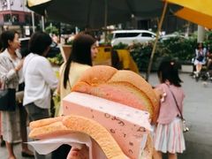 -詹爷爷乌节路街头冰淇淋