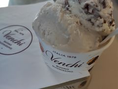 -VENCHI 闻绮(上海佛罗伦萨小镇店)